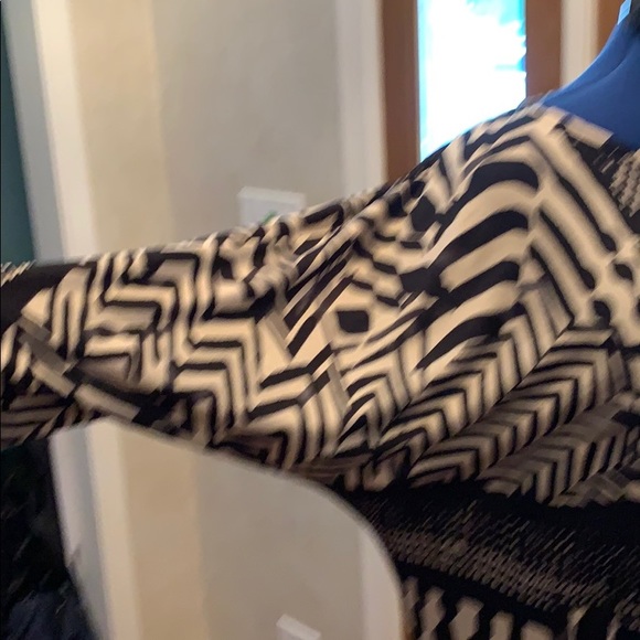 Batwing Dress 14/16 - Picture 3 of 5